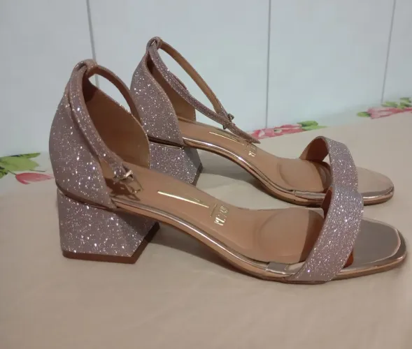 Sandalias de salto baixo