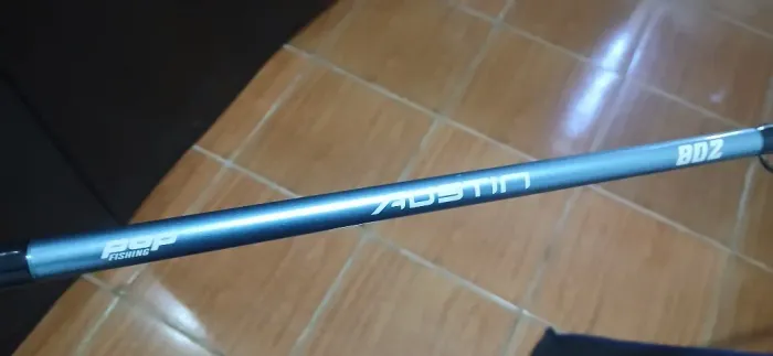 Vendo vara austin 2,40 molinete 60lbs