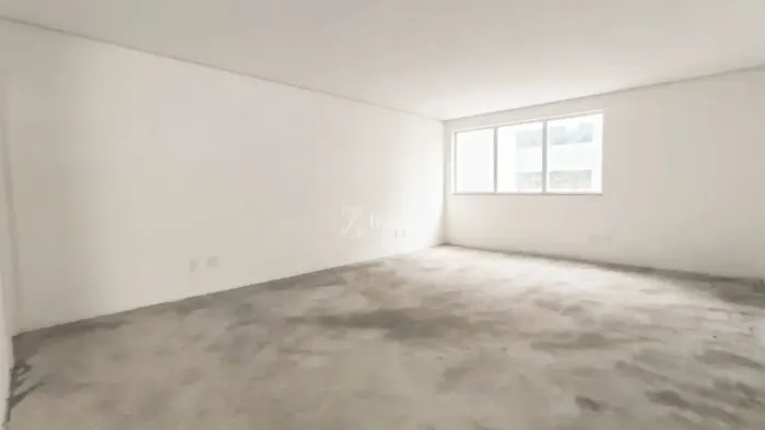 Oportunidade: Salas Comerciais Novas no Coração do Centro!