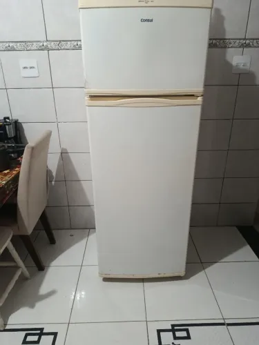 Geladeira semi nova consul
