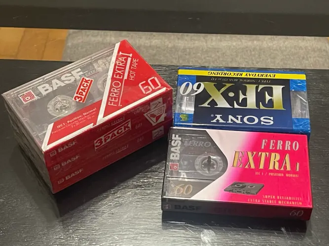 Fitas Cassete Virgens Lacradas BASF e Sony - Lote C/ 5 Vintage