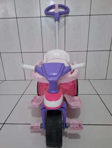 Triciclo infantil de menina (motoca)