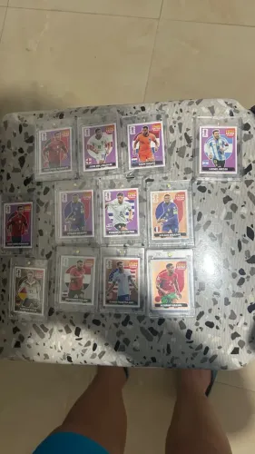 Troco e vendo figurinhas Legends 2026- valores negociável 
