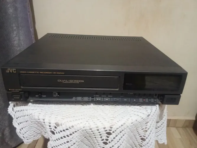 Vídeo cassete JVC HR-D651M leia anúncio