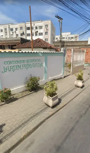 Excelente 2 casas e kitnet 