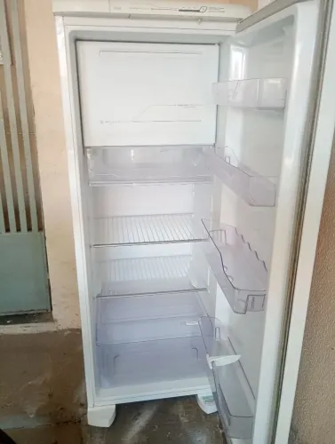 Vendo uma geladeira 