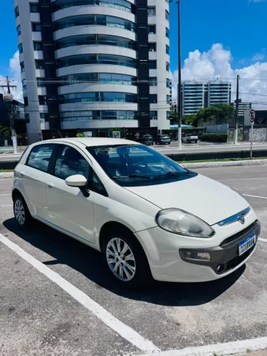 Fiat Punto Essence 1.6 Flex 16V 5P 2014