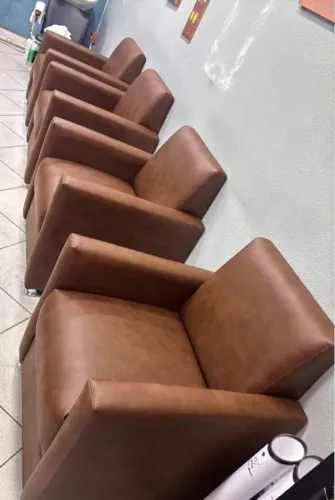 Poltronas em top couro RS 360,00 unidade sob encomenda, contato 98- *