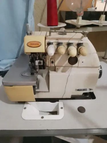Máquinas de costura Galoneira e ponto cadeia