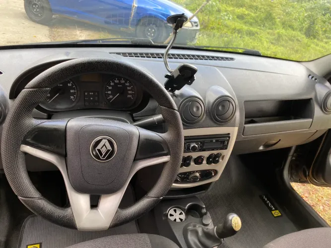 Renault Logan Expression Hi-flex 1.6 8V 4P 2010