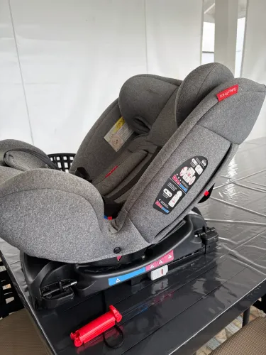 Cadeirinha infantil para automóveis