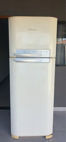 Geladeira Frost Free Electrolux 