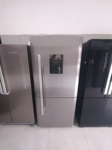 Geladeira Electrolux invesa inox semi nova maior da categoria