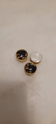 Par De Alargador De Orelha Aço Cirúrgico E Resina Preta Com Dourado - 9mm