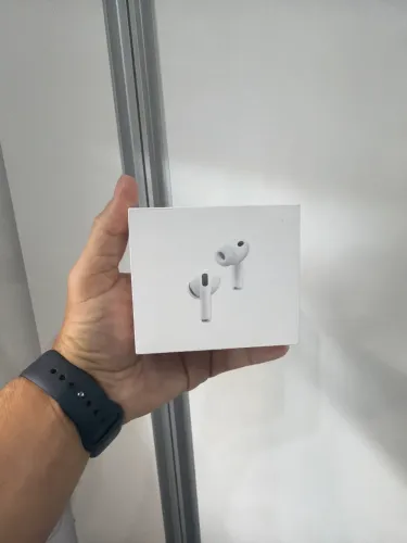 AirPods 4 com cancelamento de ruído