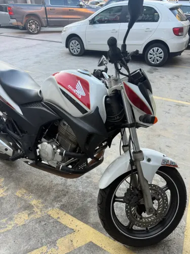 CB 300 R Valor 10.800,00