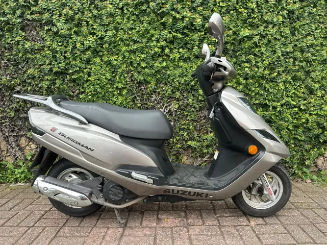 Suzuki Burgman 125 cc 