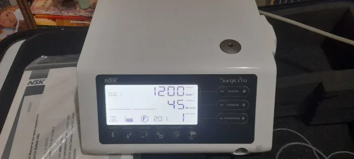Motor de Implante Surgic Pro Non-Optic - NSK