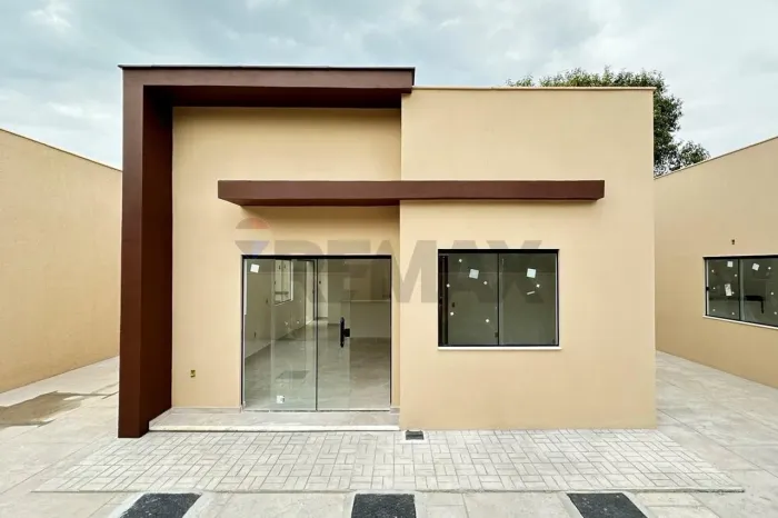 À Venda Casa Independente em Búzios | 100 m da Praia Rasa | com RGI | Lançamento