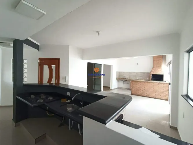 Casa para locação com 2 quartos 250m² Jardim Solange
