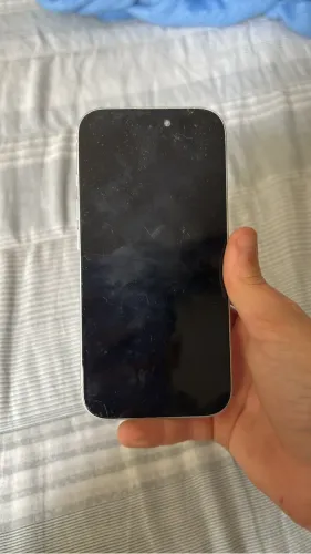 Vendo a iPhone 16 normal 256 gigas