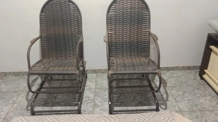 Vendo duas cadeiras de balanço