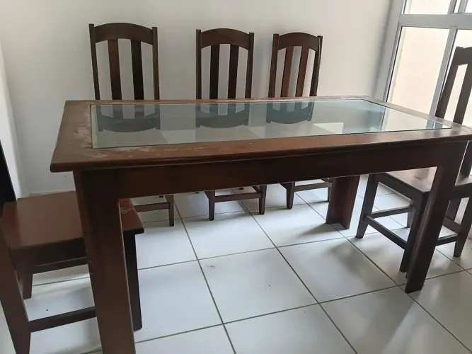 MESA E CADEIRAS MADEIRA MACIÇA