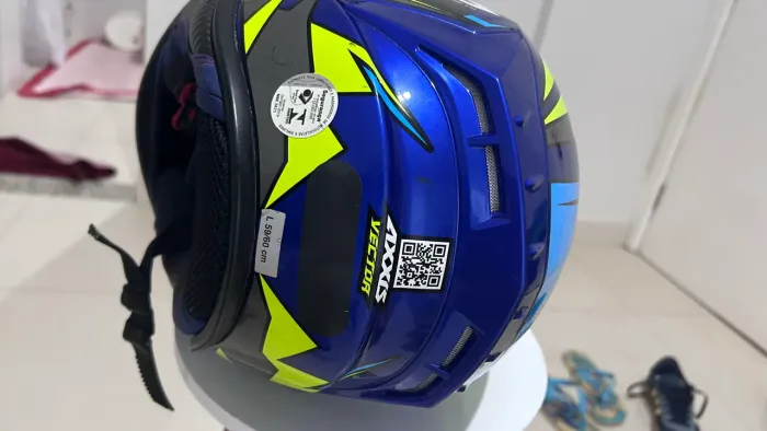 Capacete axxis com viseira camaleão e transparente
