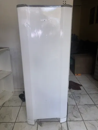 Geladeira esmaltec (Frete grátis)