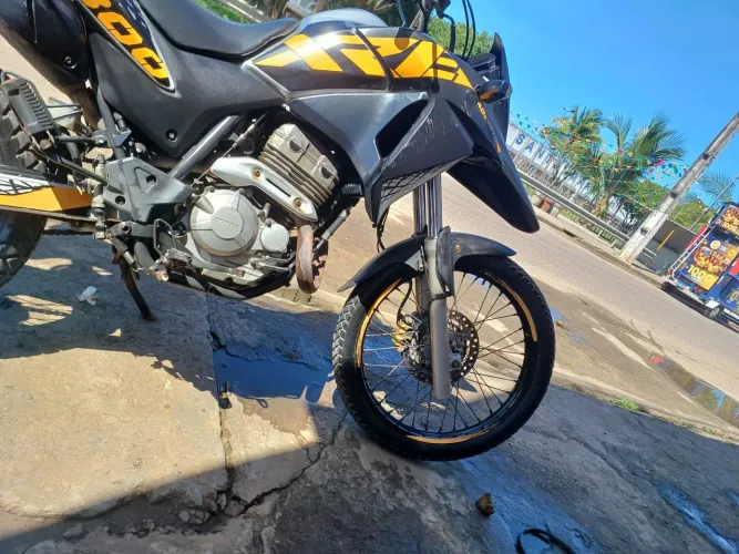 Xre300 Ben conservada ano 2017.dispesco papo con lisos e desocupados 