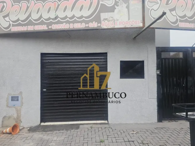 Casa com salão comercial no Parque da Amizade, R$ 155 mil