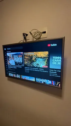 A Smart TV Semp Toshiba de 32 polegadas