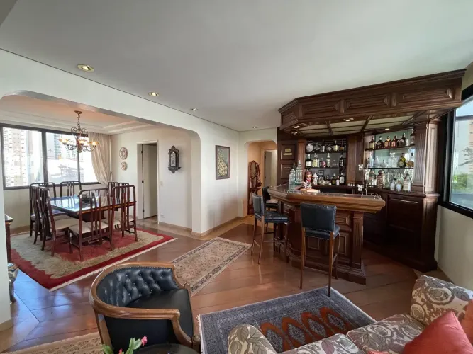 Apartamento 255m² à venda, com 4 Quartos e 3 vagas de garagem - Campo Belo/SP