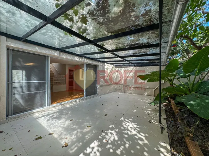 Casa para Locação no Condomínio Quadra Real - Campo Belo