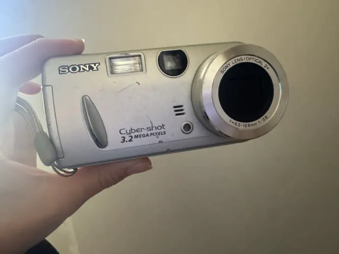 Sony Cyber-shot DSC-P52 3.2MP Funcionando 100% - Digicam Retrô com cartão de memória