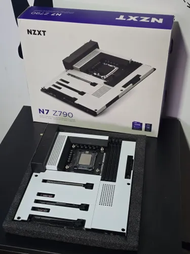 Kit Placa Mãe NZXT Z790 DDR5 + Processador Intel I7 13700k