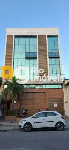 DUAS SALAS COMERCIAIS À VENDA EM VILA VALQUEIRE