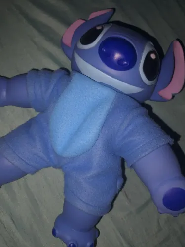 Boneco Stitch novinho com roupinha!
