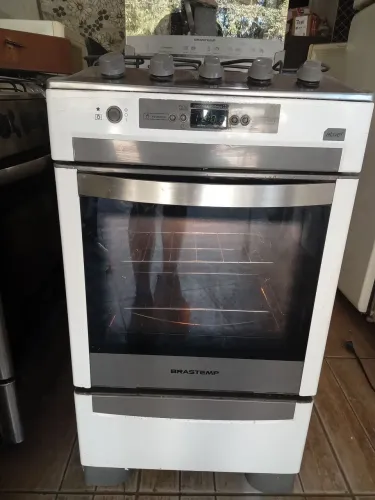 Fogão Brastemp 4 Bocas Automático com Timer e Luz de Forno - Completo!<br>