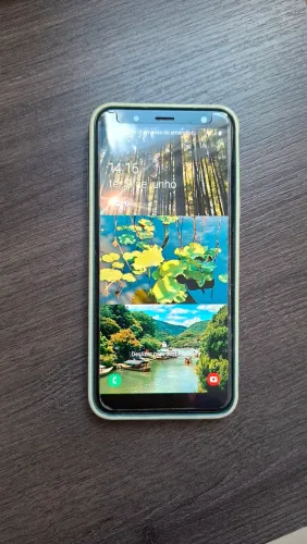 Samsung J6 (celular) usado