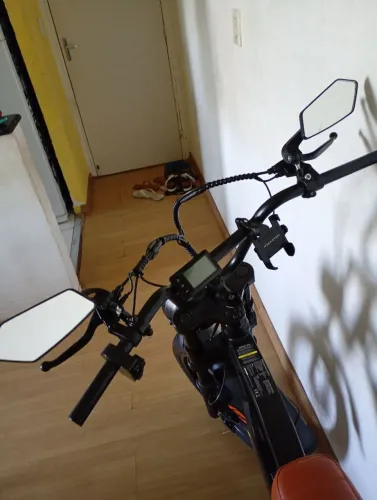 Moto elétrica.