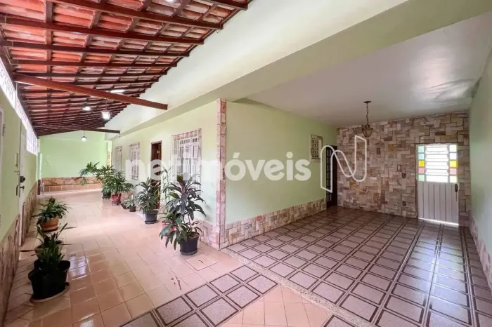 Casa ampla, 5 quartos, à venda em Maria Goretti, ótima localização na Região Nordeste de B