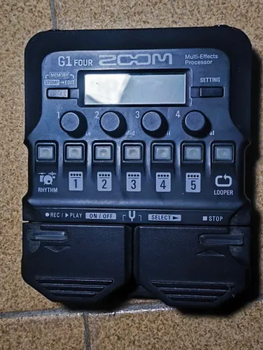 Pedaleira Zoom g1 Four 