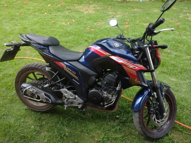 Yamaha FZ25 250 Fazer Capitã Marvel Flex 2021