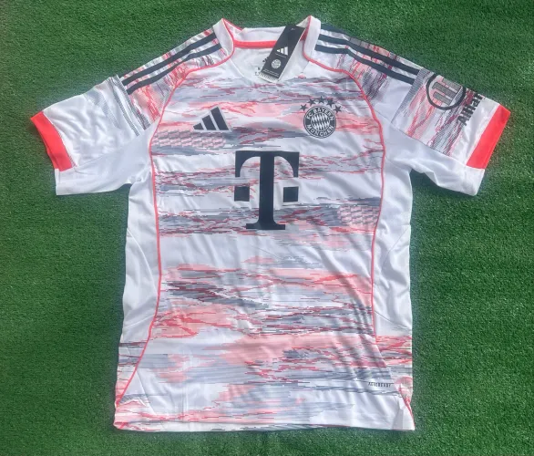 Camisa do Bayern de Munique 2025/26 (Pronta Entrega)