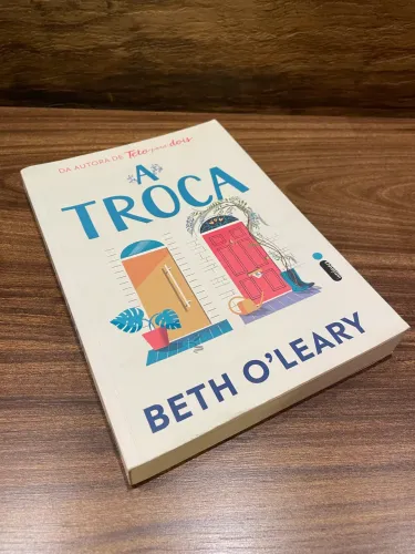 Livro de romance A Troca - Beth Oleary