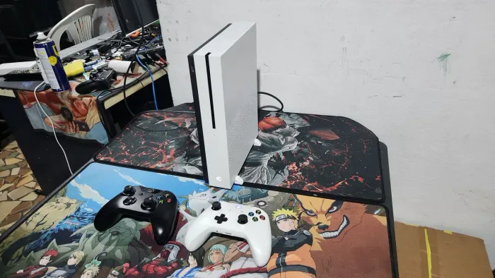 Xbox One S 500GB 2 Controle Cabos