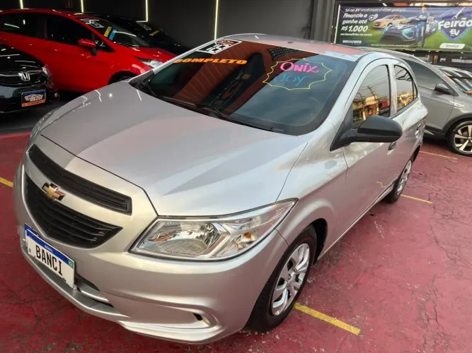 Chevrolet Onix JOY Hatch 1.0 8V Flex Mec. 4P 2018