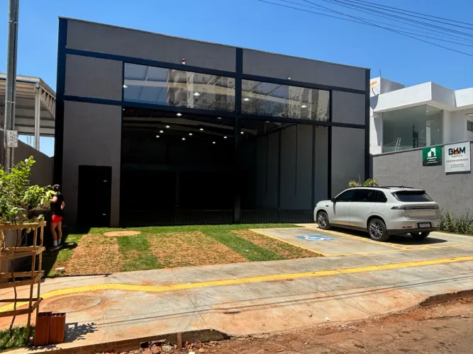 Galpão 480 m², para alugar. Mezanino e subsolo