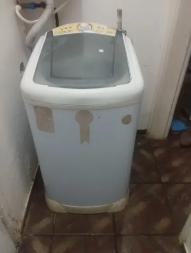 Tanquinho de lavar roupa
